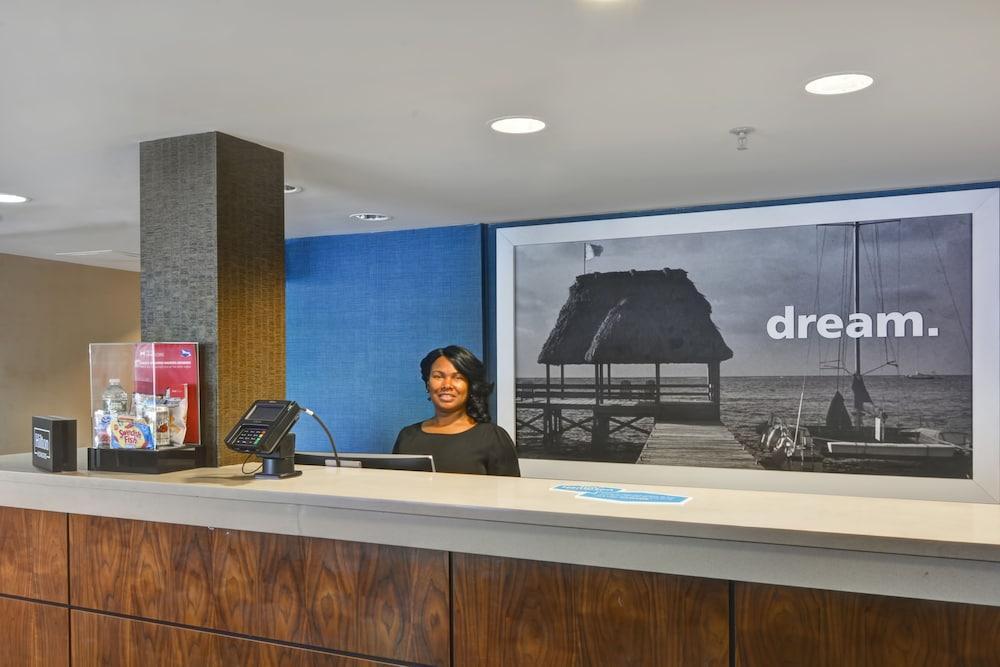 Hampton Inn By Hilton Milford Buitenkant foto