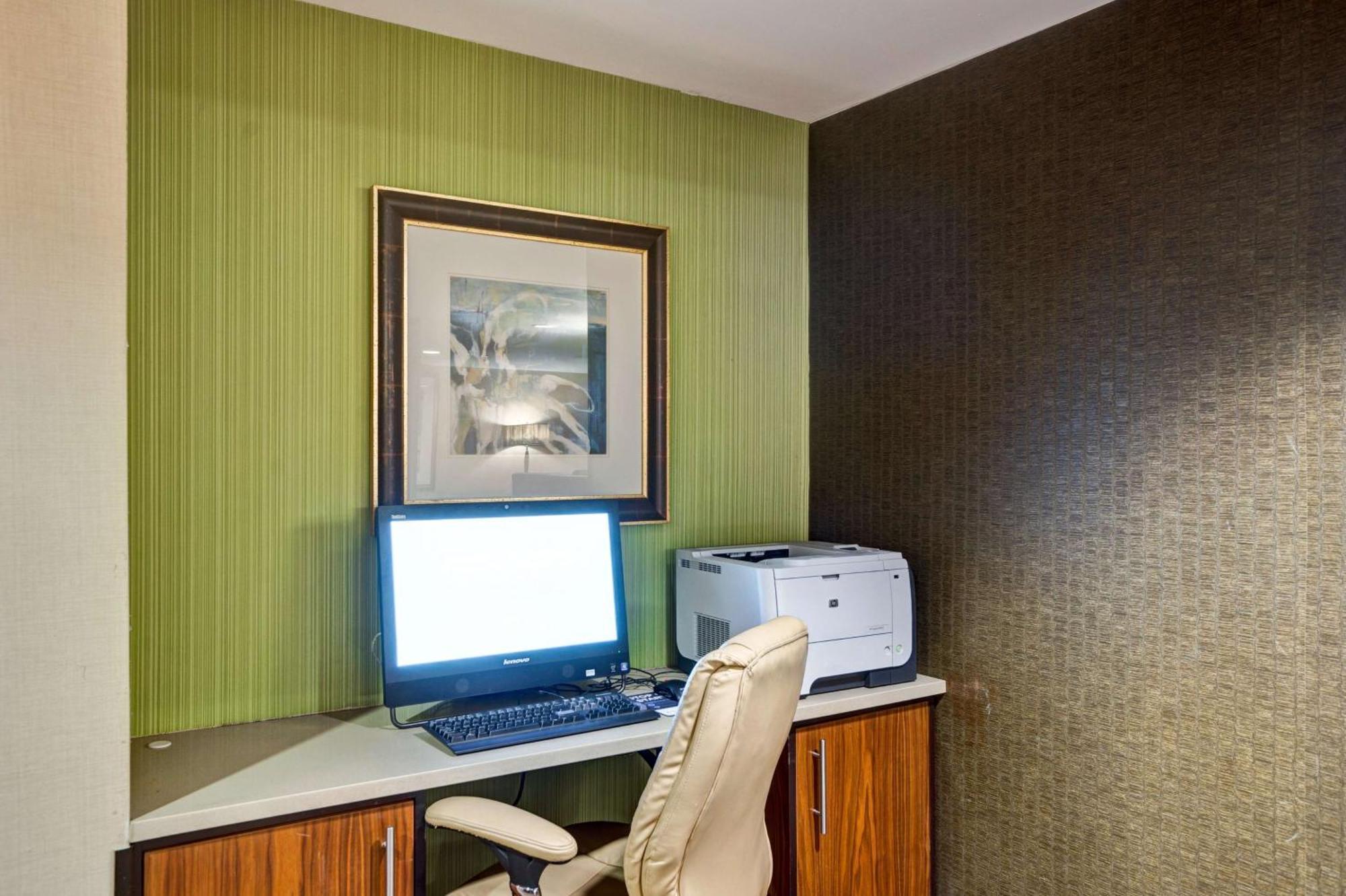 Hampton Inn By Hilton Milford Buitenkant foto