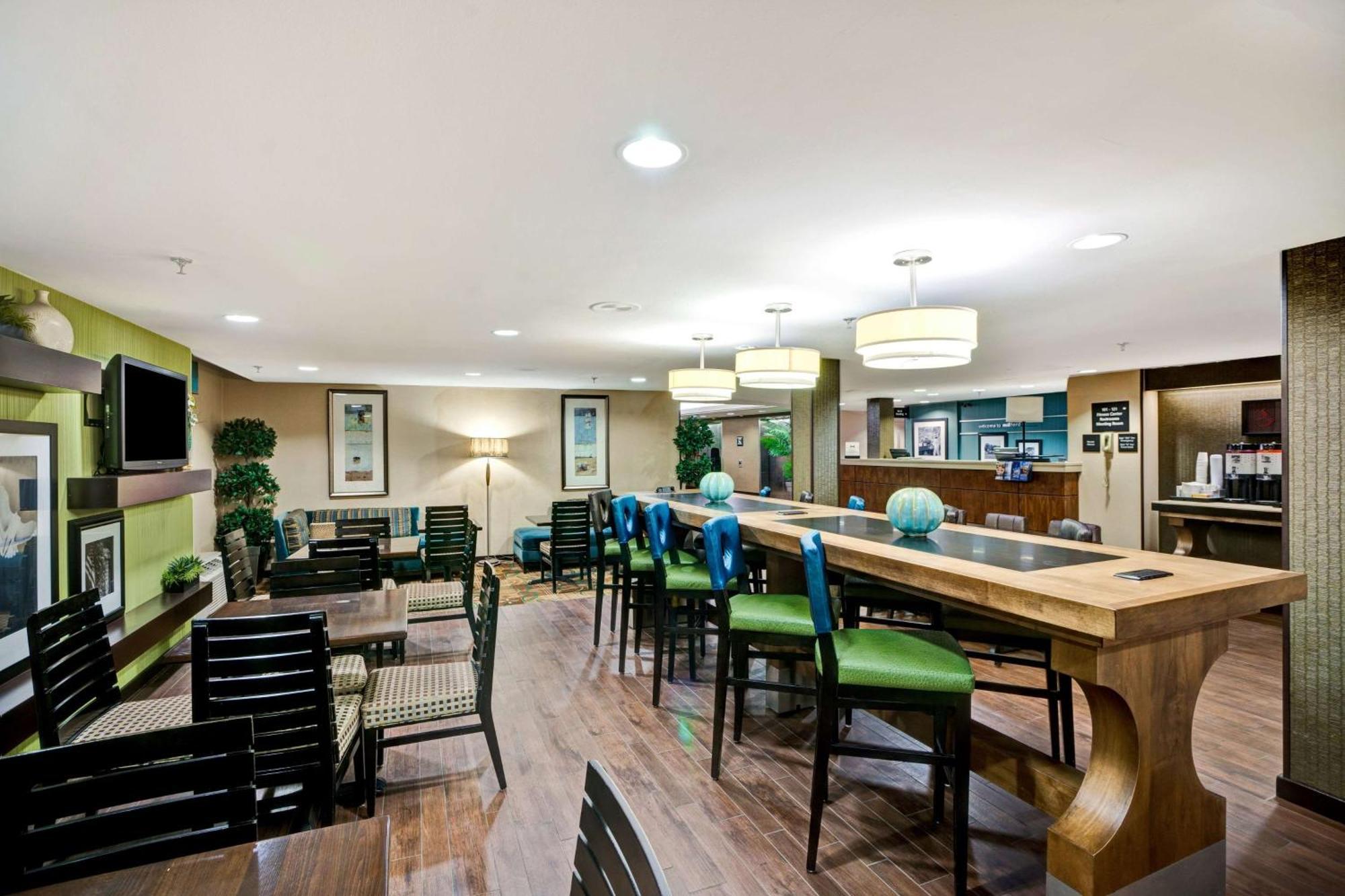Hampton Inn By Hilton Milford Buitenkant foto