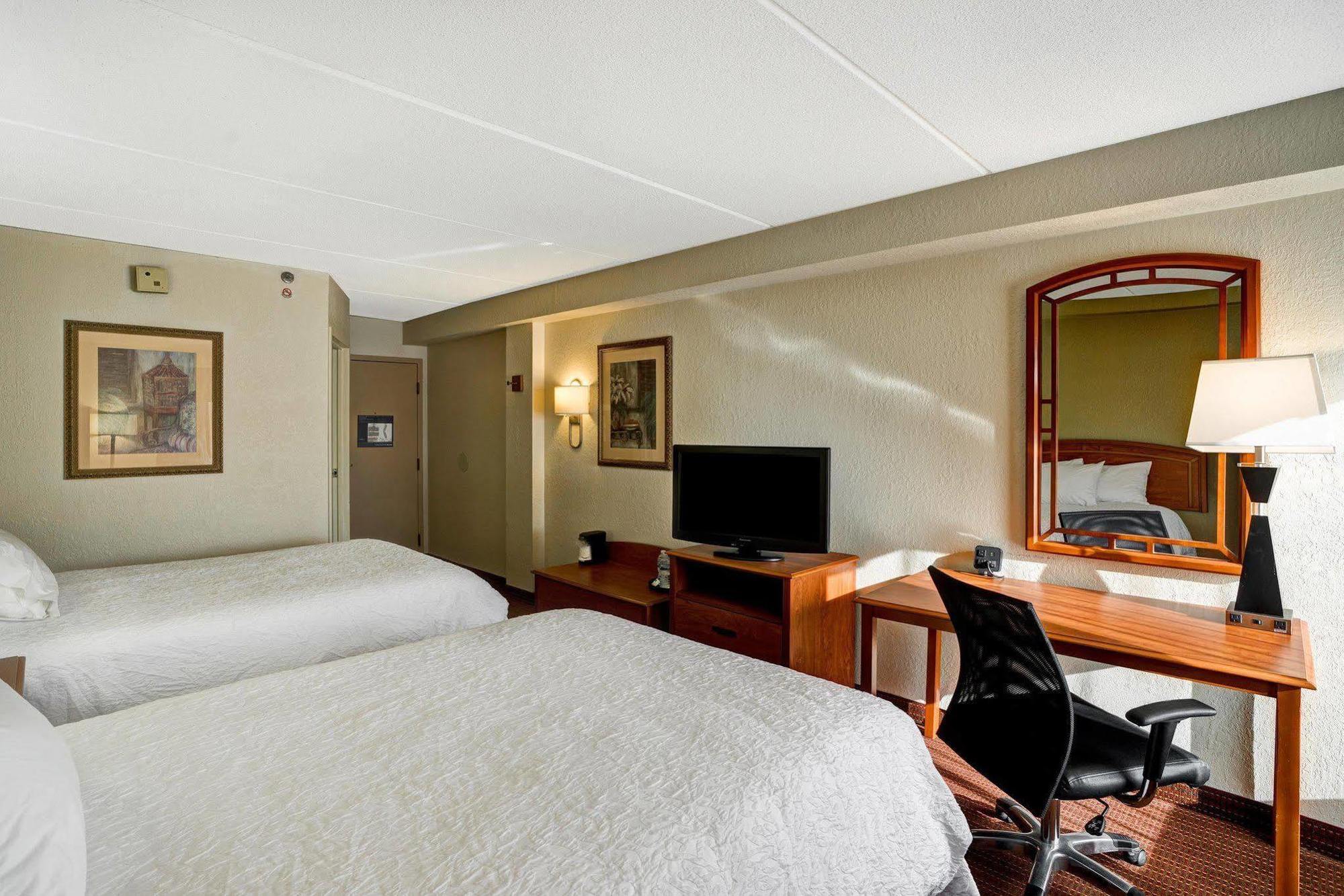 Hampton Inn By Hilton Milford Buitenkant foto