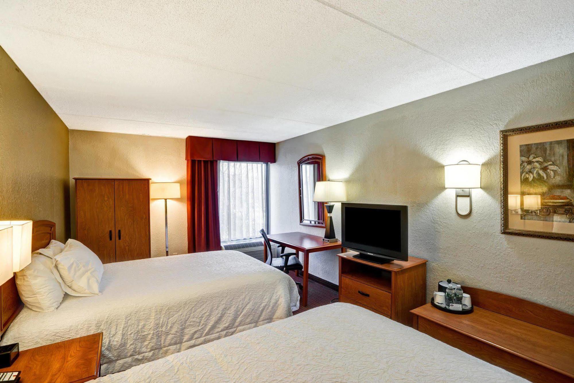 Hampton Inn By Hilton Milford Buitenkant foto